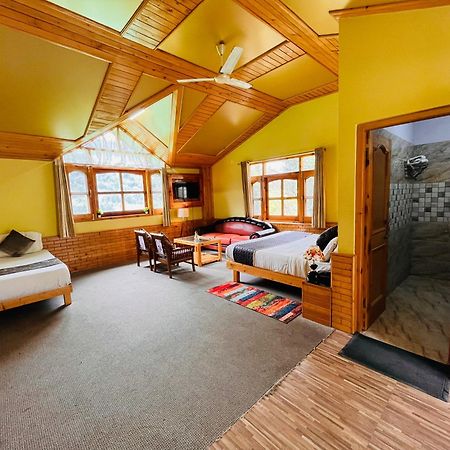 Hotel Hollywood Manali - Scenic River & Mountain View With Premium Rooms Esterno foto