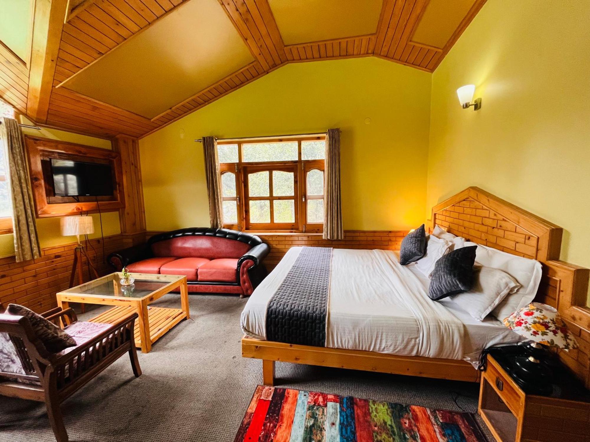Hotel Hollywood Manali - Scenic River & Mountain View With Premium Rooms Esterno foto