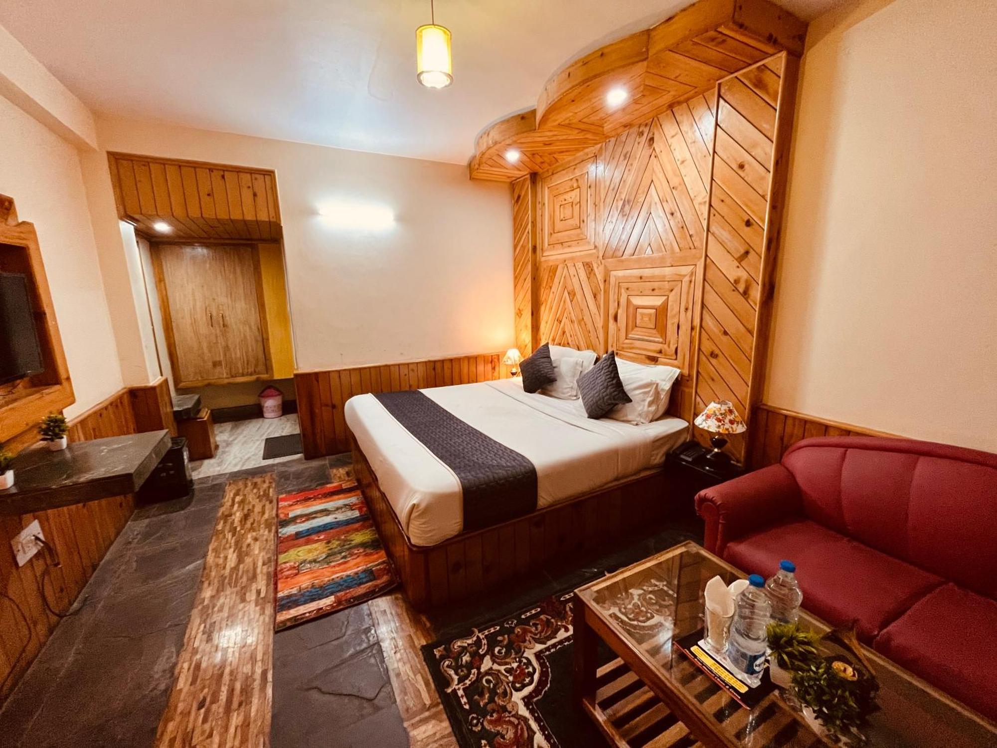 Hotel Hollywood Manali - Scenic River & Mountain View With Premium Rooms Esterno foto