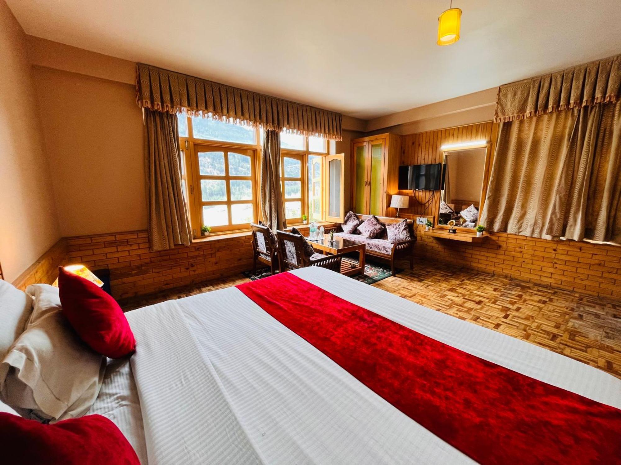 Hotel Hollywood Manali - Scenic River & Mountain View With Premium Rooms Esterno foto