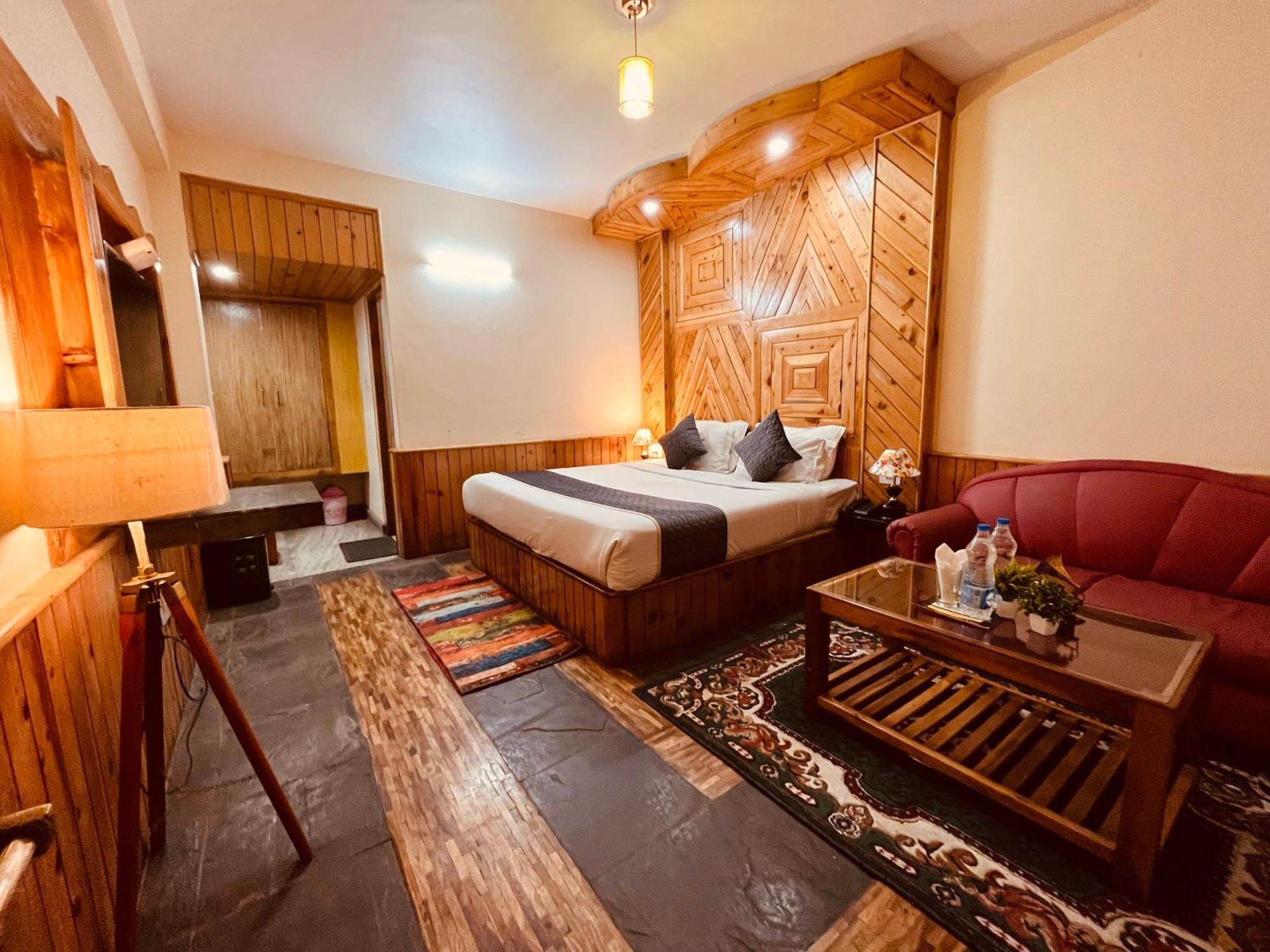 Hotel Hollywood Manali - Scenic River & Mountain View With Premium Rooms Esterno foto