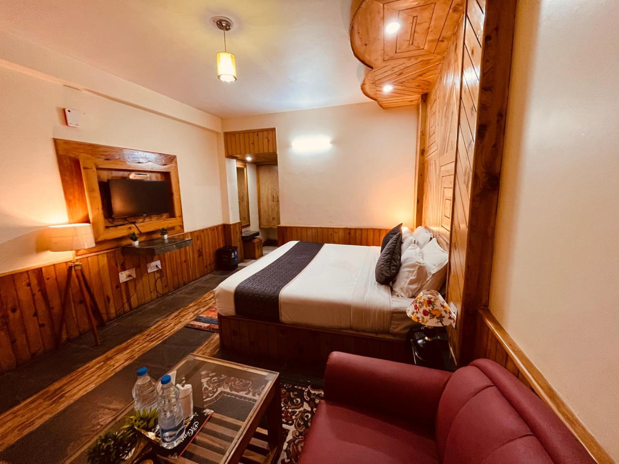 Hotel Hollywood Manali - Scenic River & Mountain View With Premium Rooms Esterno foto