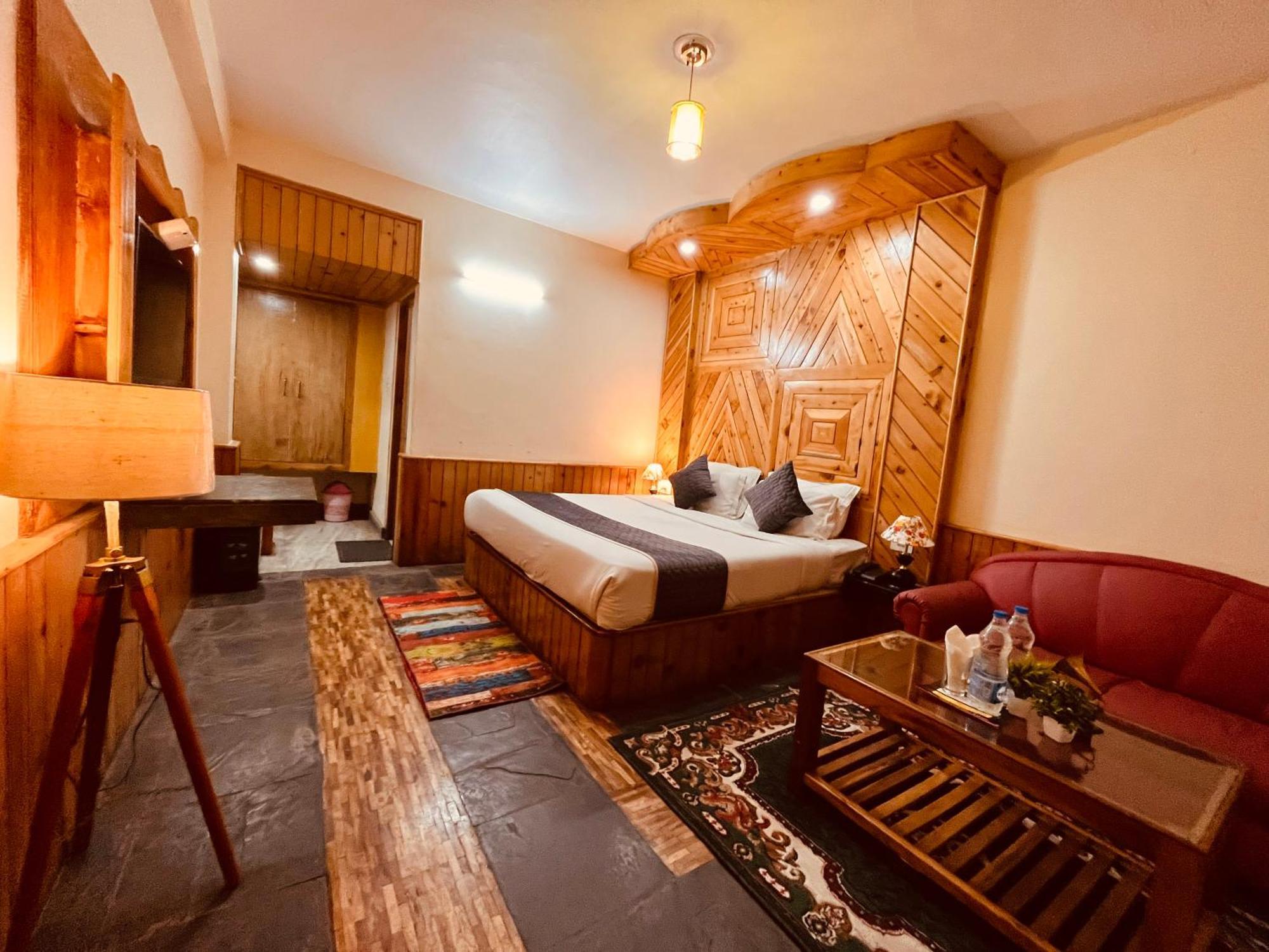 Hotel Hollywood Manali - Scenic River & Mountain View With Premium Rooms Esterno foto