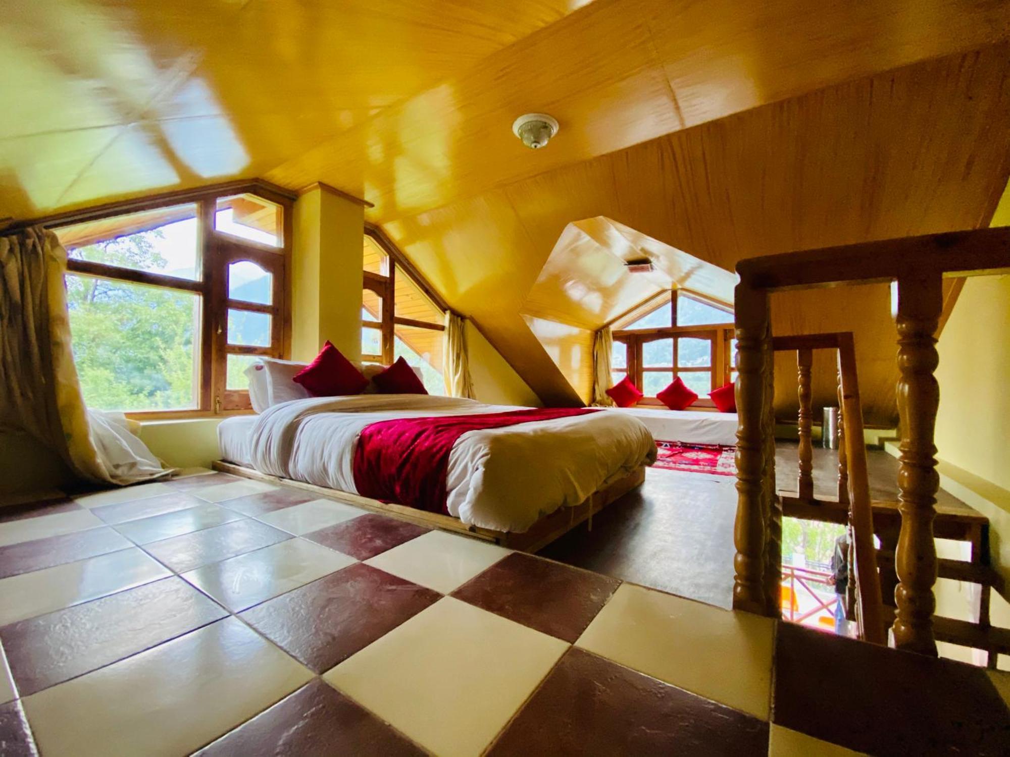 Hotel Hollywood Manali - Scenic River & Mountain View With Premium Rooms Esterno foto